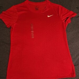 New Nike Youth T-Shirt Red Boy's Medium.